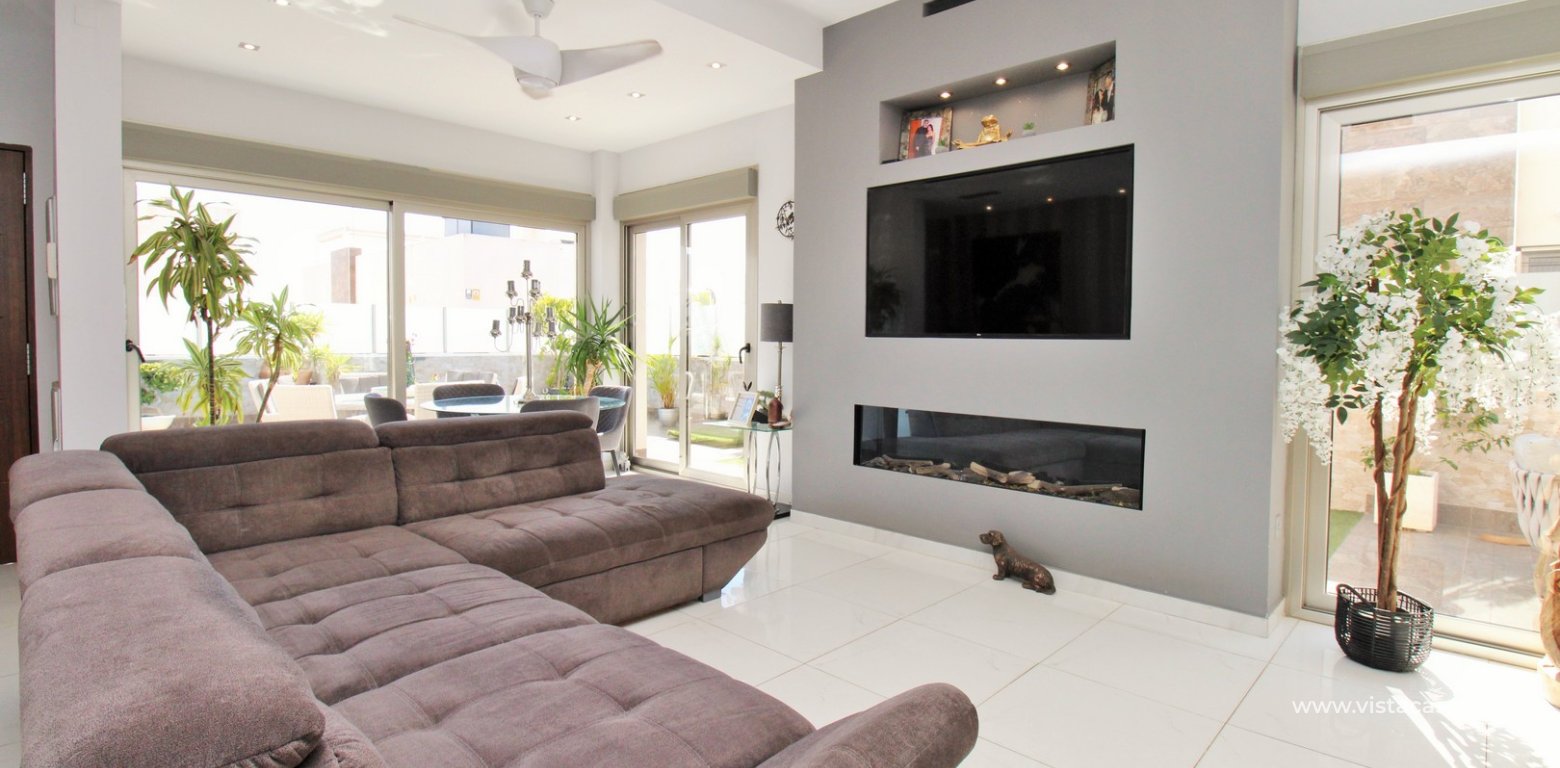 Modern 4-Bed Villa with Pool & Solarium in Villamartin lounge 2
