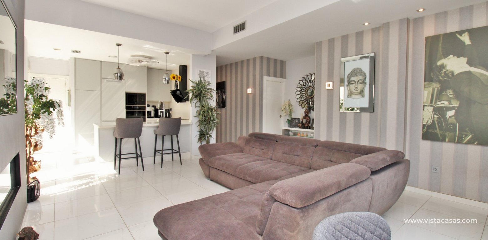 Modern 4-Bed Villa with Pool & Solarium in Villamartin open lounge