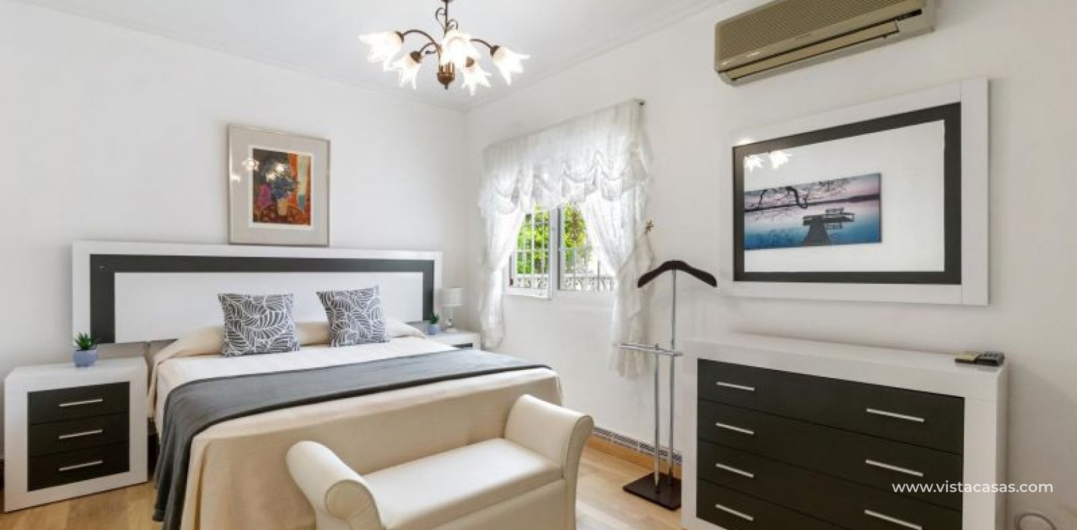 Resale - Villa - Playa Flamenca