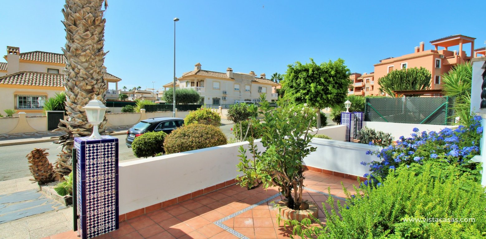 Buhardilla Townhouse for Sale in Pau 8 Villamartin front garden
