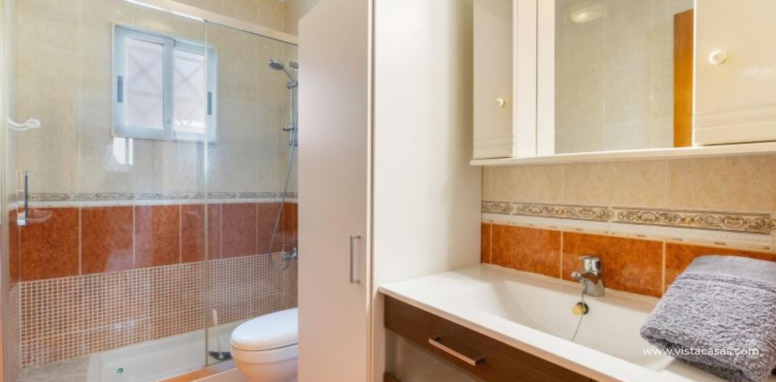 Resale - Villa - Torrevieja