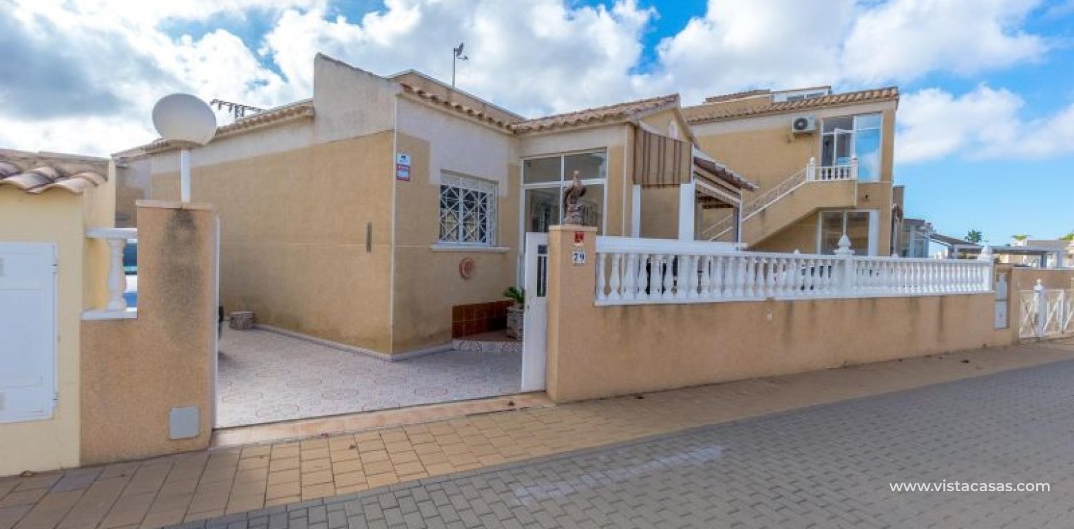 Resale - Villa - Torrevieja