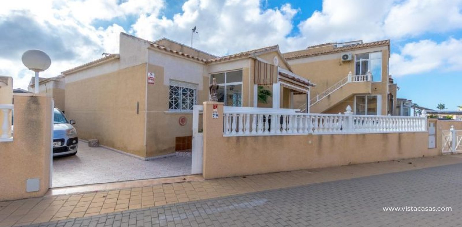Resale - Villa - Torrevieja