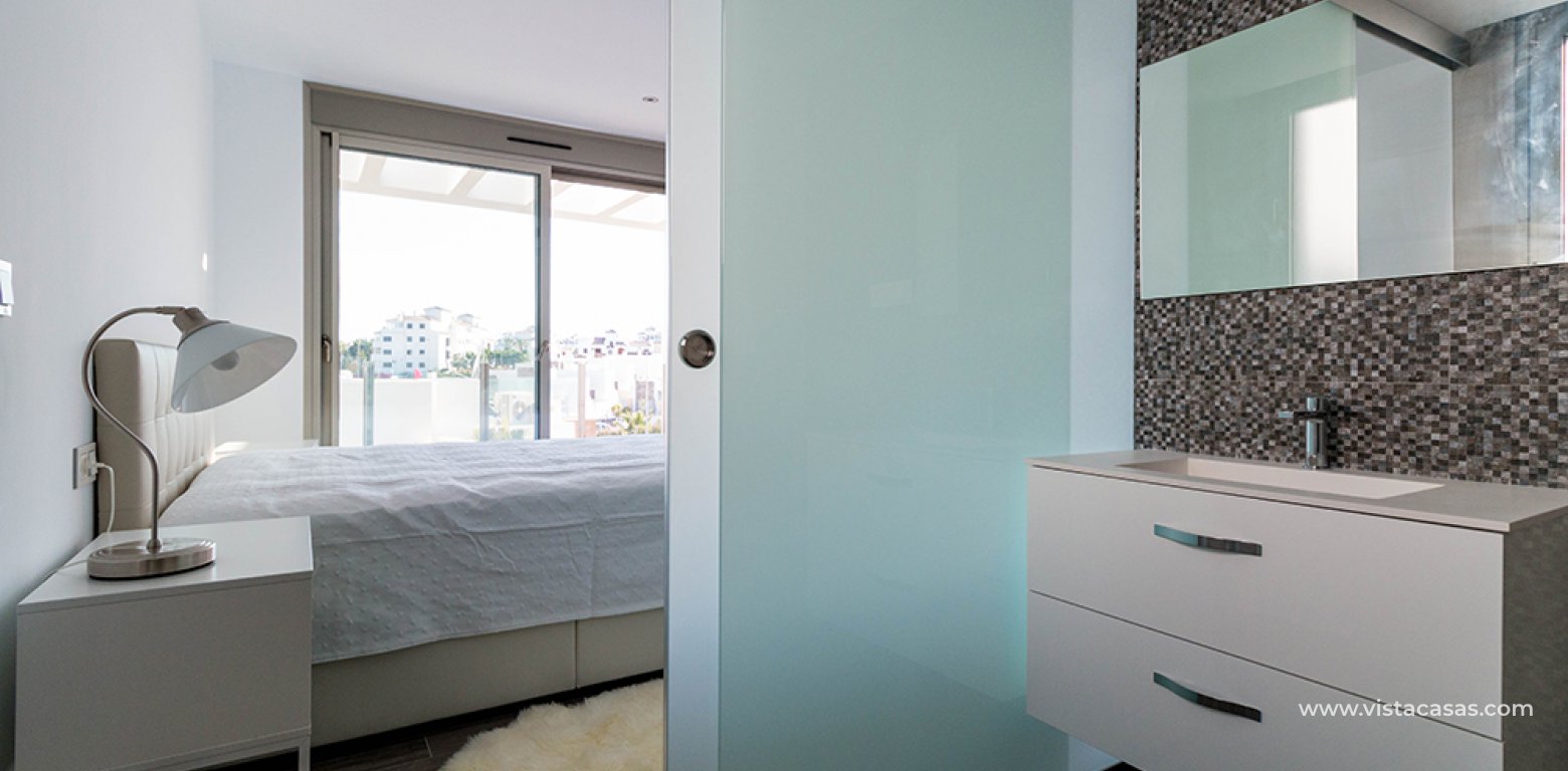 Villa for sale in Villamartin Paradise en-suite