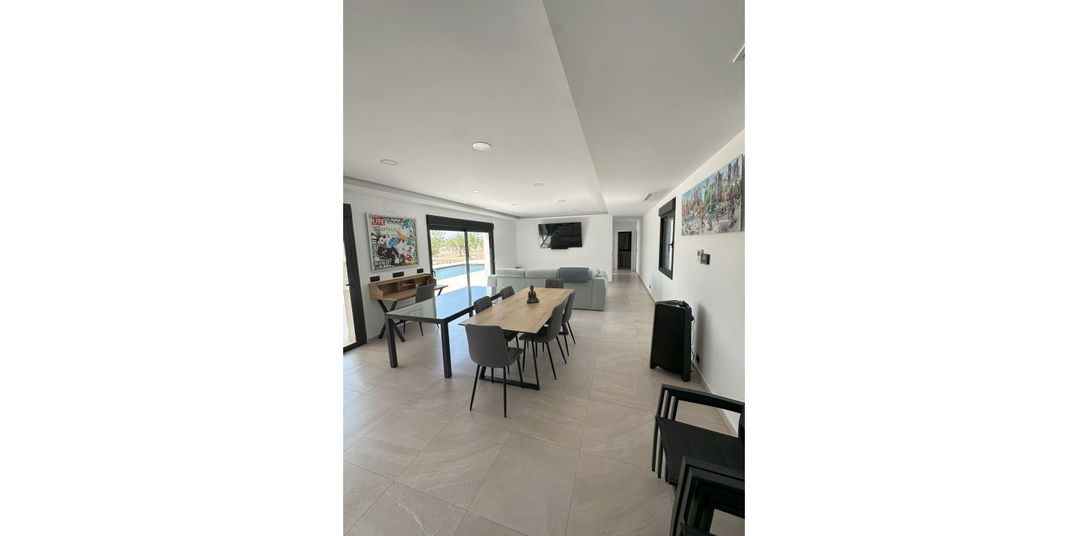 Obra Nueva - Chalet - Pinoso