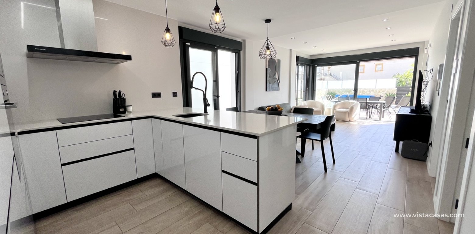 Resale - Villa - Punta Prima