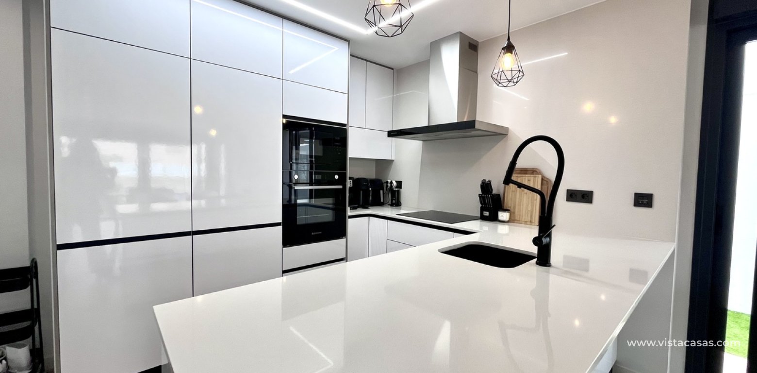 Resale - Villa - Punta Prima