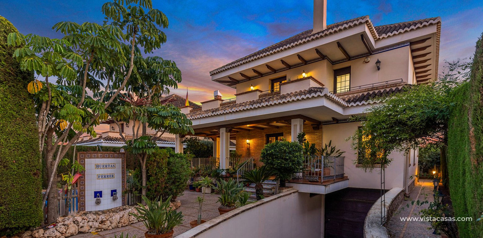 Resale - Villa - Torrevieja - La Veleta