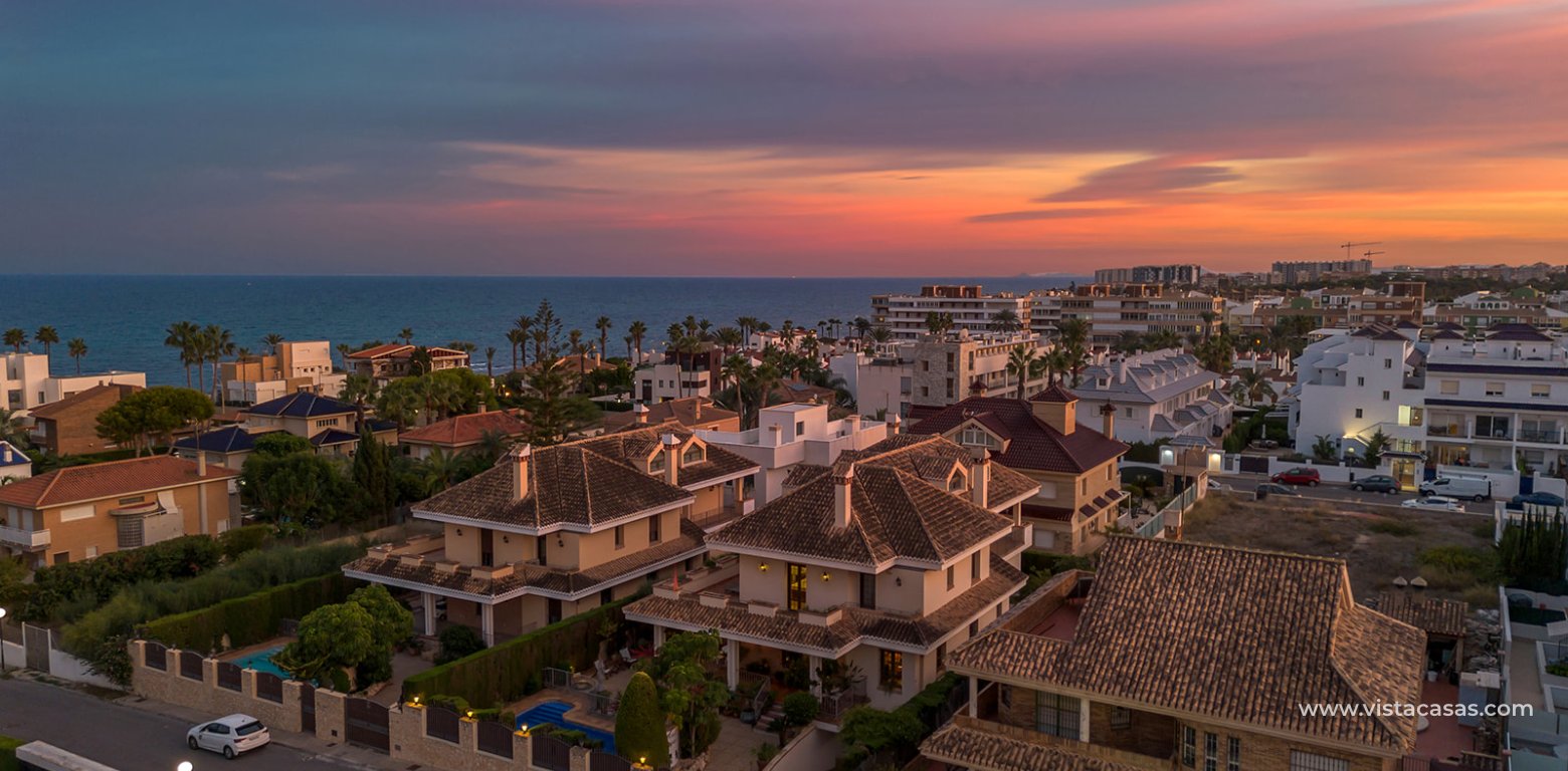 Resale - Villa - Torrevieja - La Veleta