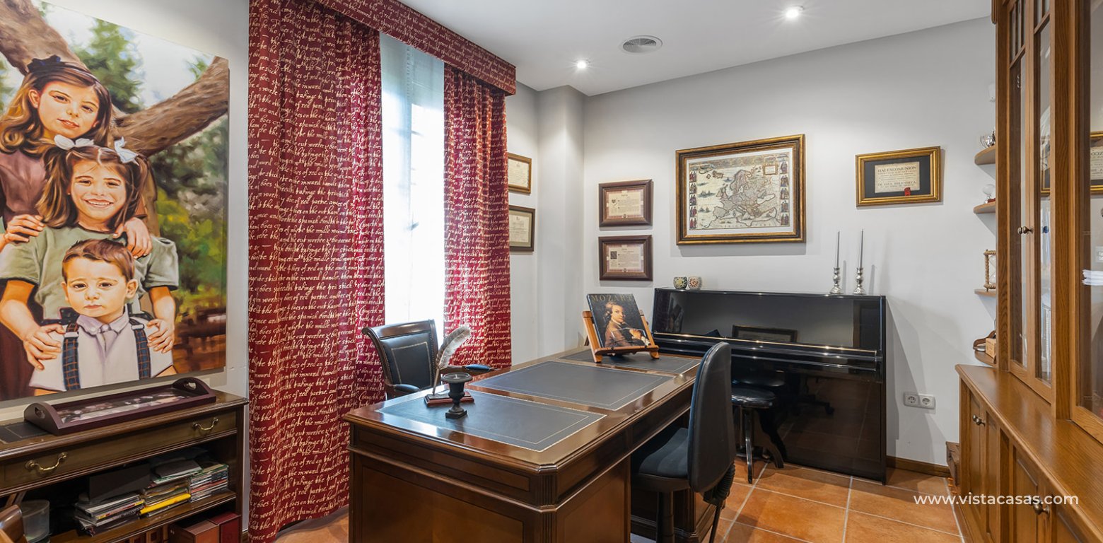 Resale - Villa - Torrevieja - La Veleta