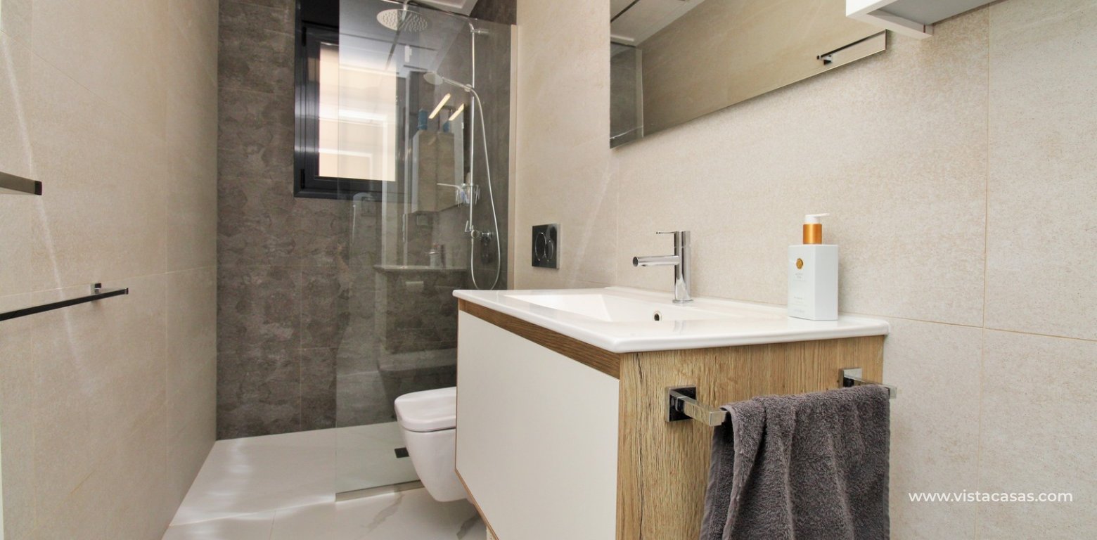 Beautiful 2 Bedroom Apartment For Sale in Bella Vista bathroom