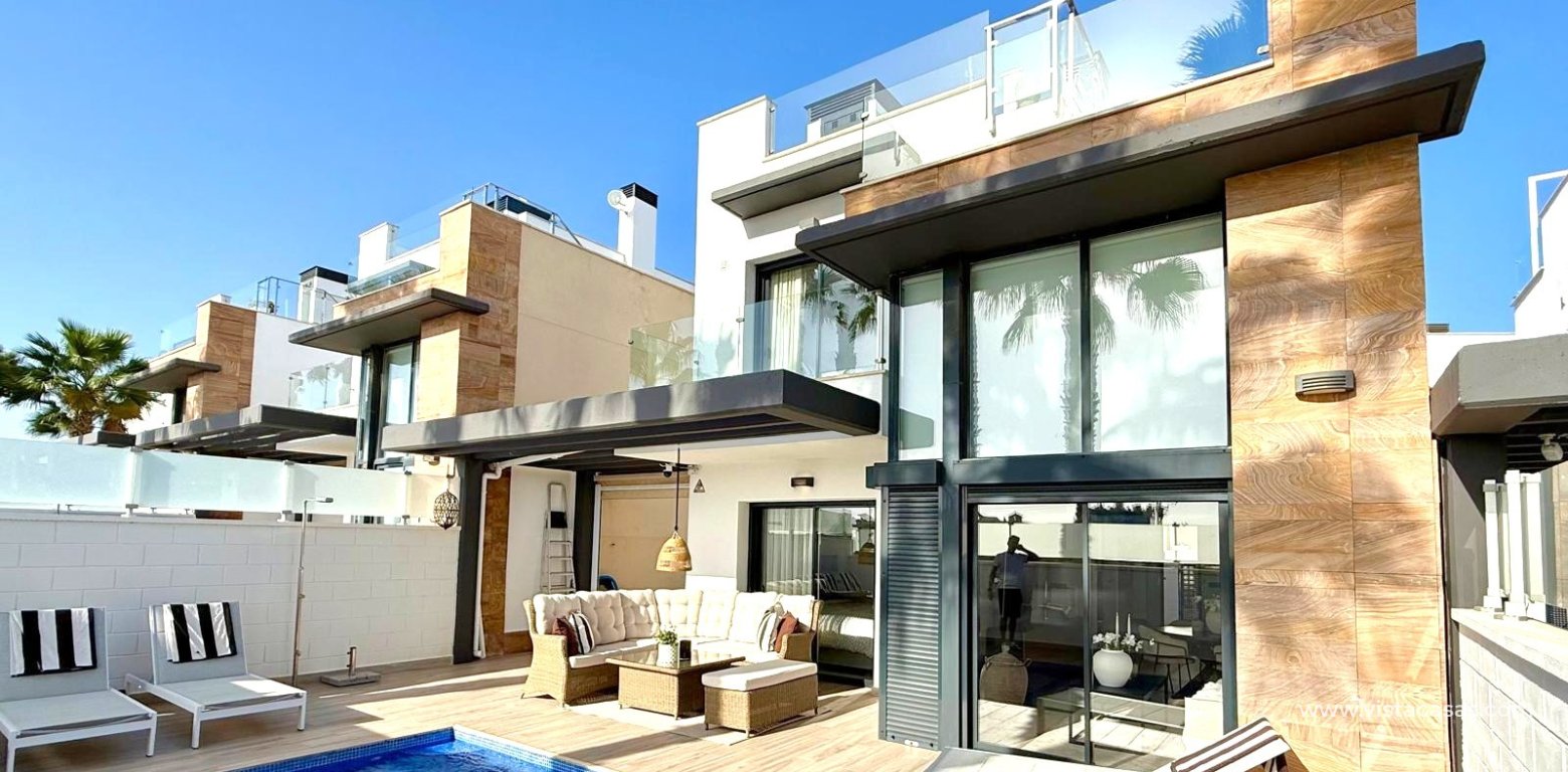 Resale - Villa - Cabo Roig