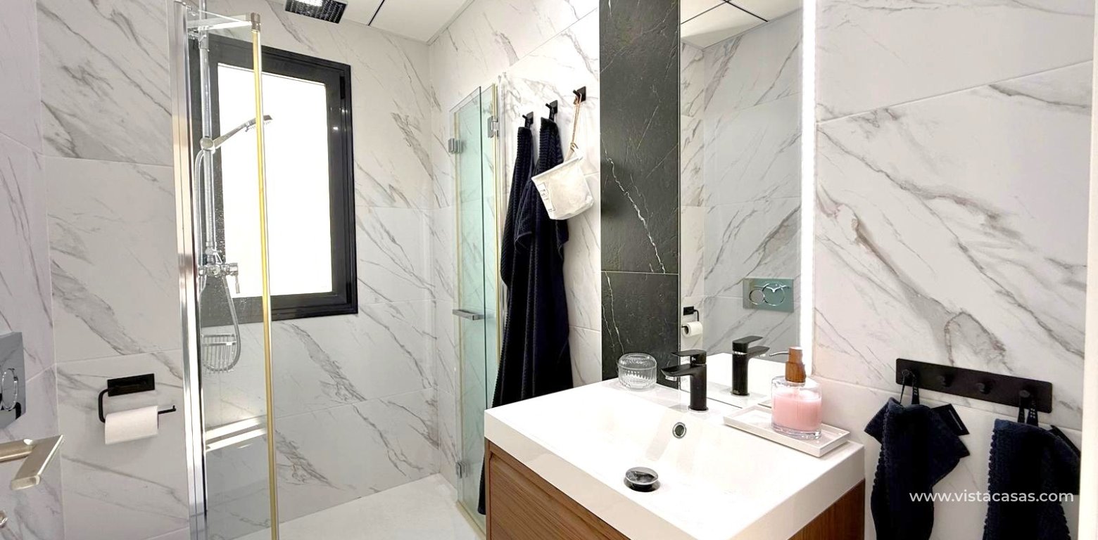 Resale - Villa - Cabo Roig