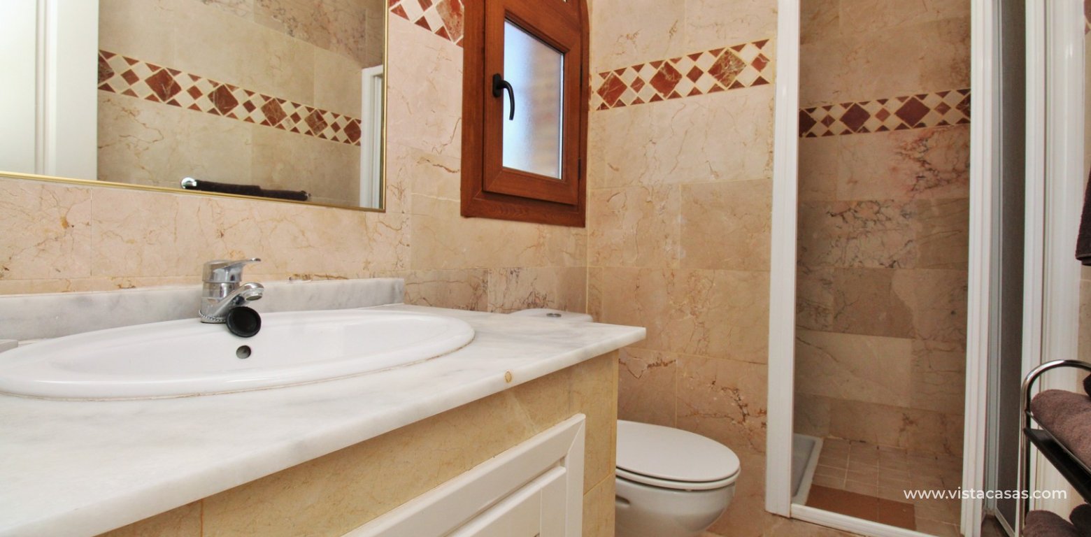Top Floor Apartment with Garden For Sale in Pau 8 Villamartin en-suite bathroom