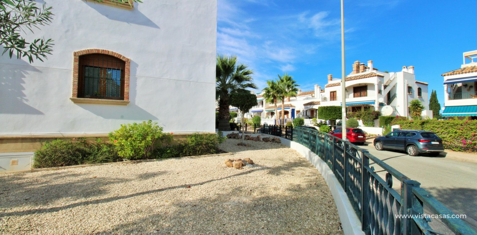 Top Floor Apartment with Garden For Sale in Pau 8 Villamartin garden 3