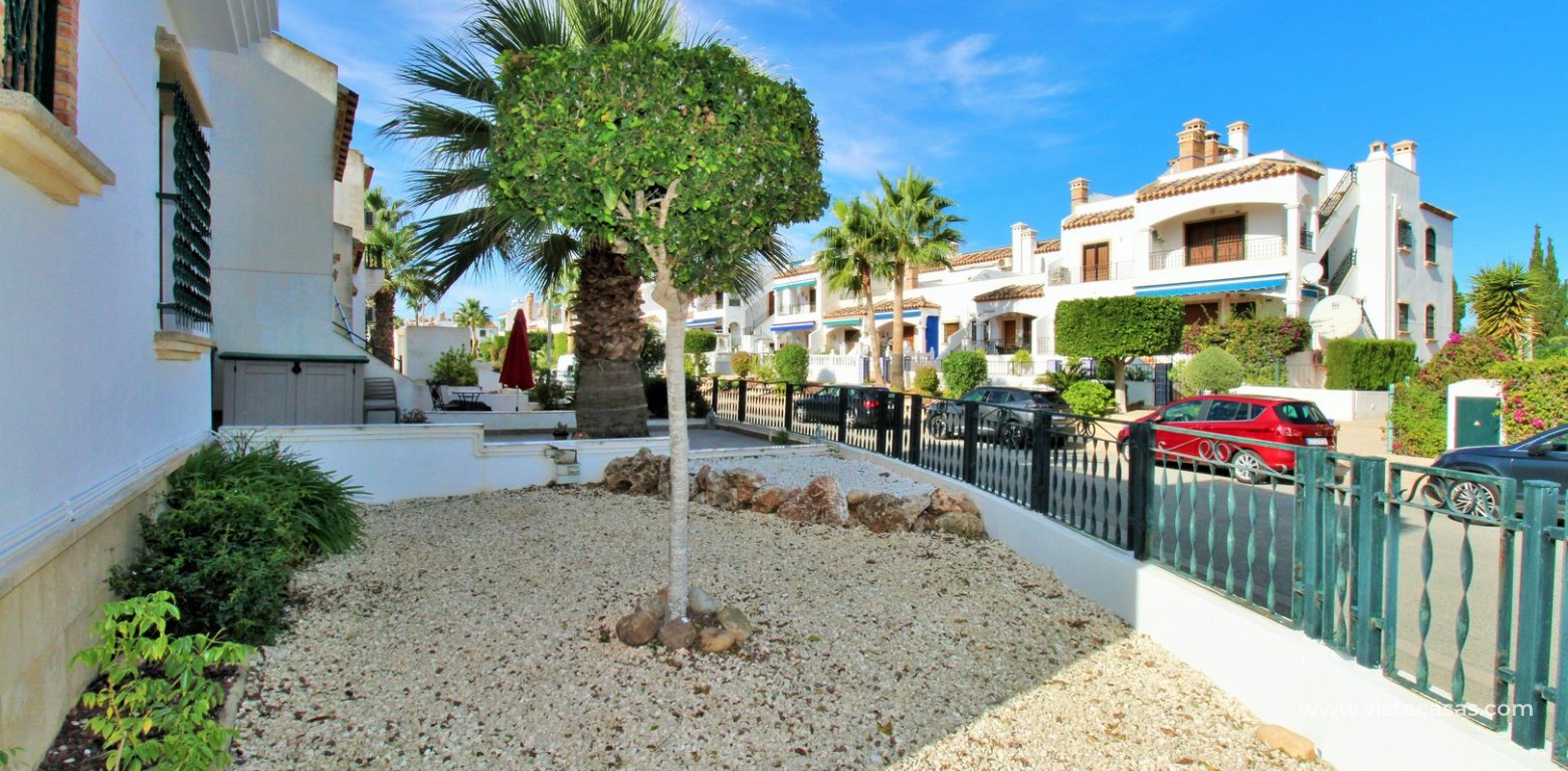 Top Floor Apartment with Garden For Sale in Pau 8 Villamartin garden 4