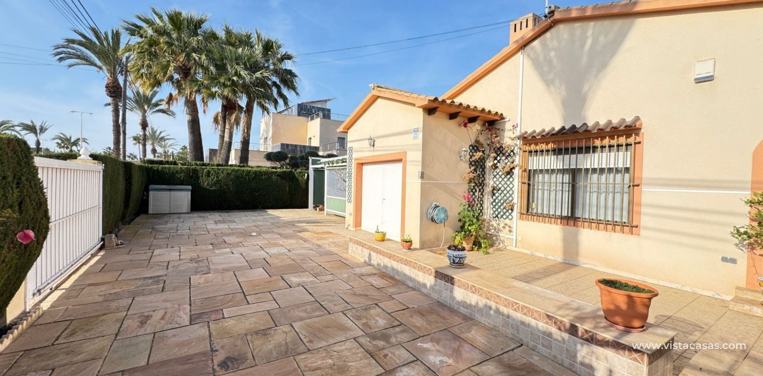 Resale - Villa - Cabo Roig