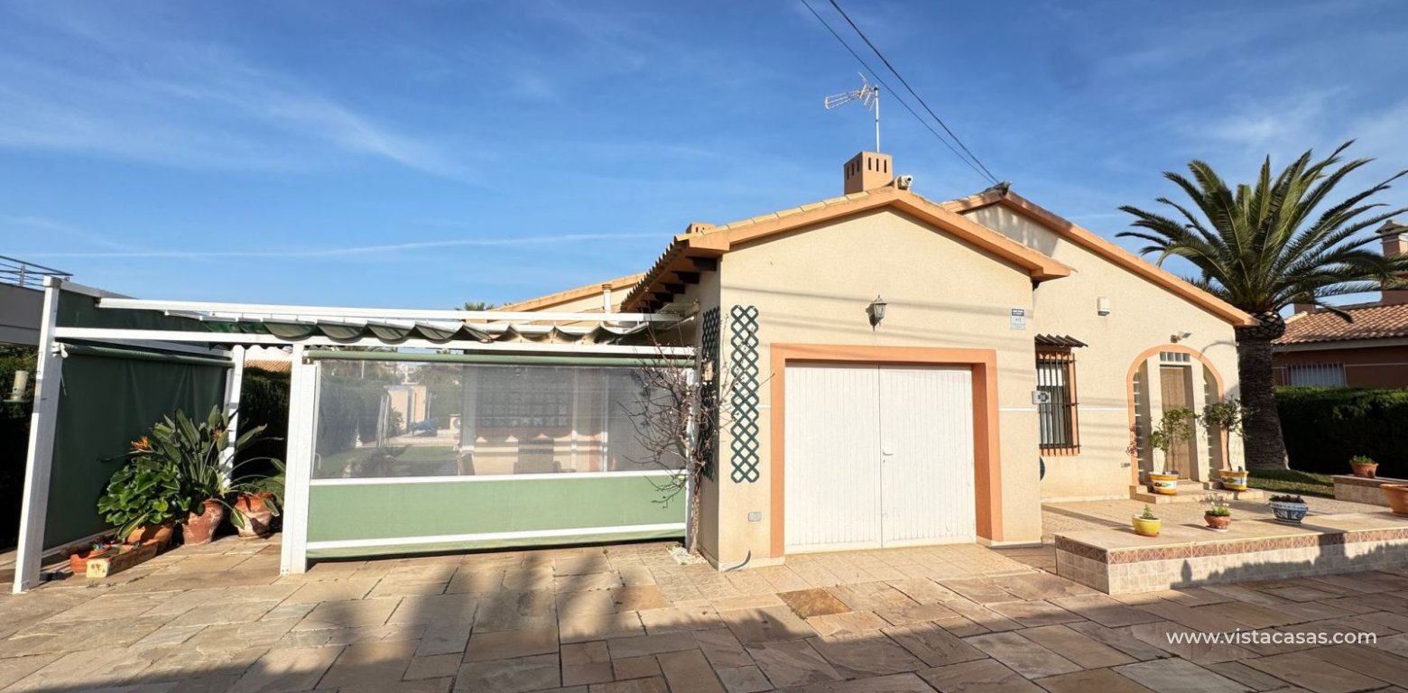 Resale - Villa - Cabo Roig