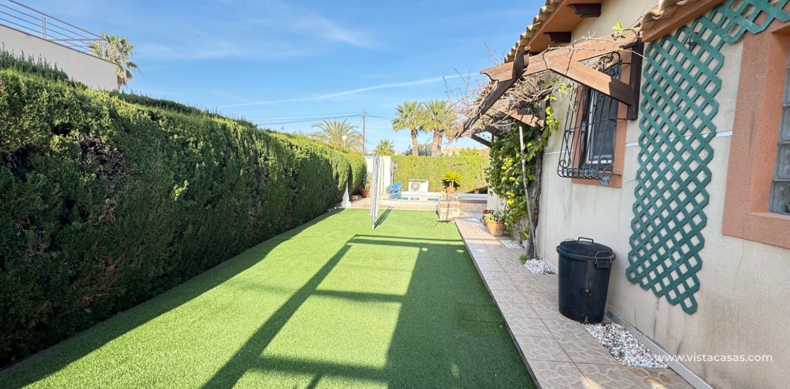 Resale - Villa - Cabo Roig