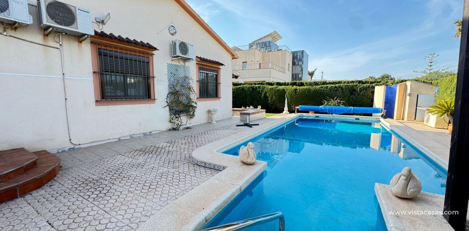 Resale - Villa - Cabo Roig