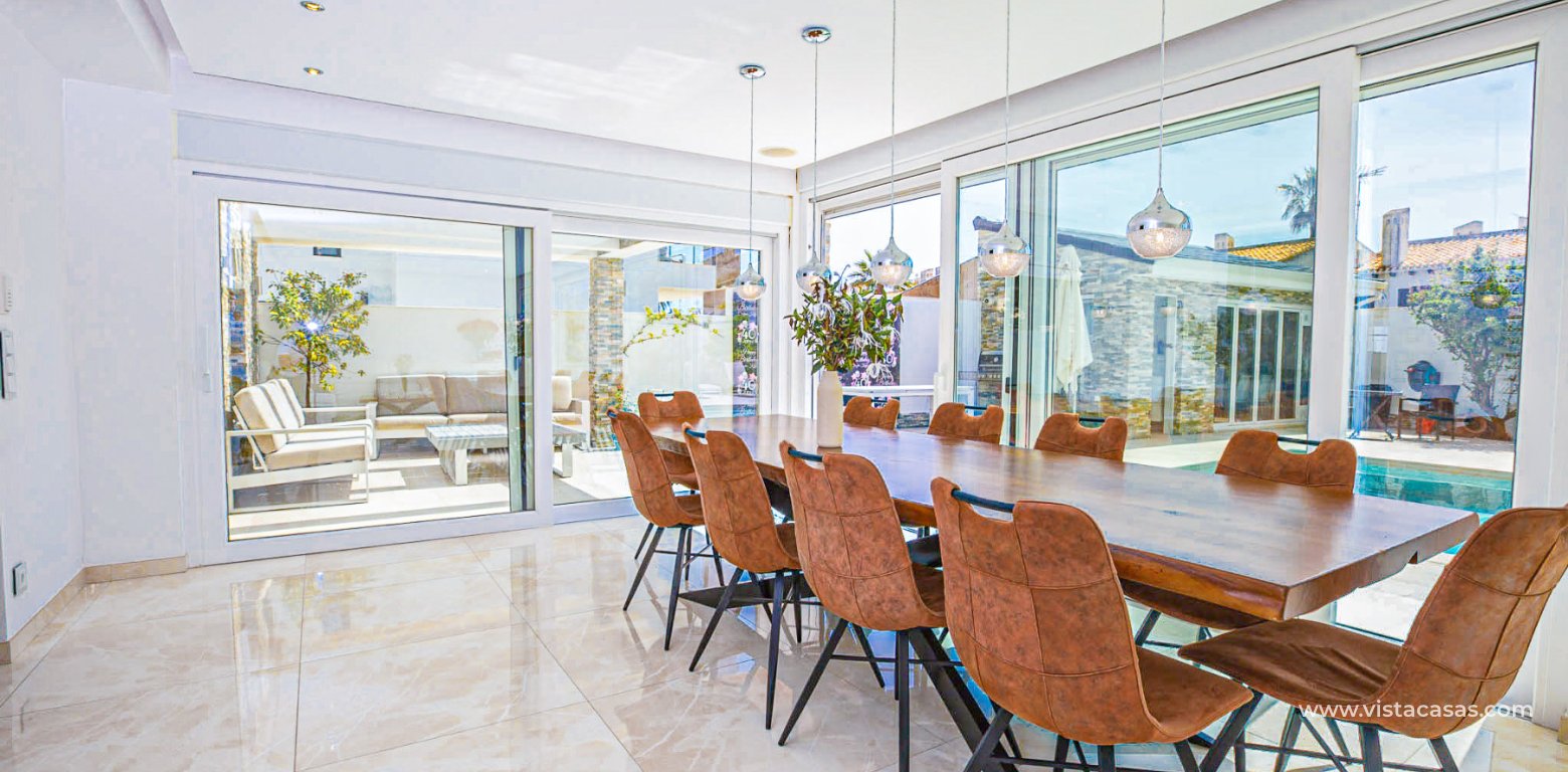 Sale - Villa - La Zenia