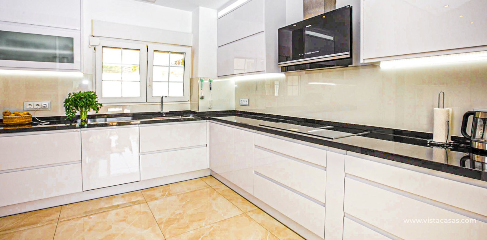 Sale - Villa - La Zenia