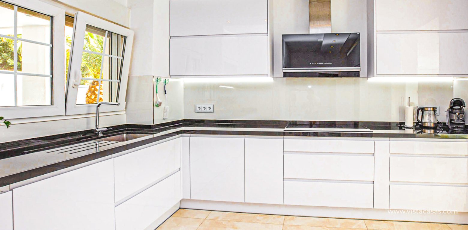 Sale - Villa - La Zenia