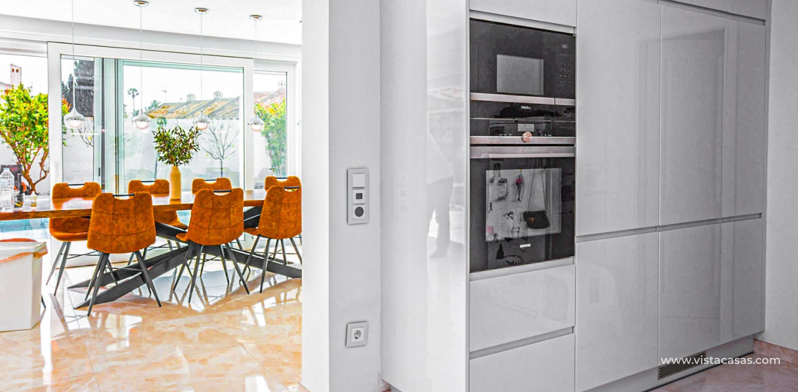 Sale - Villa - La Zenia