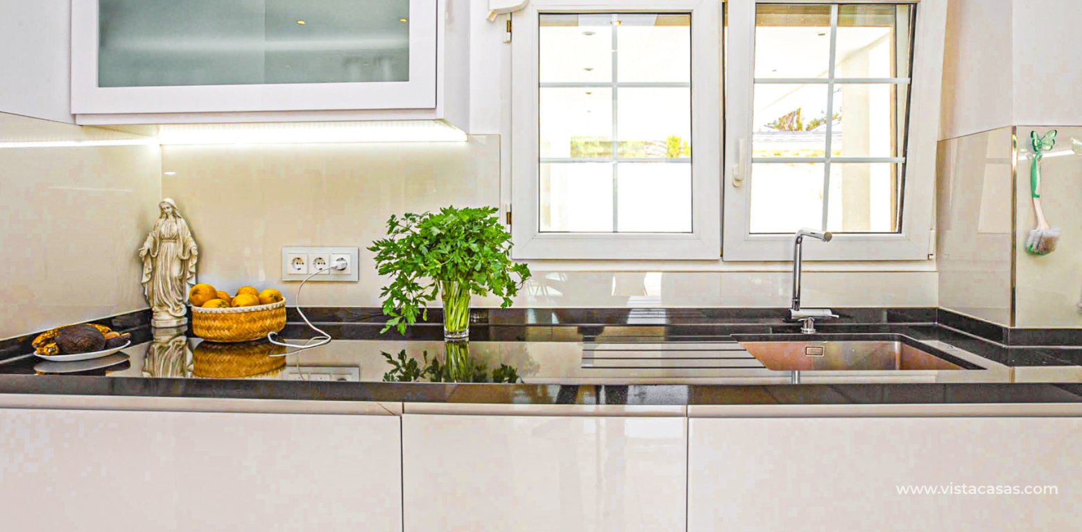 Sale - Villa - La Zenia