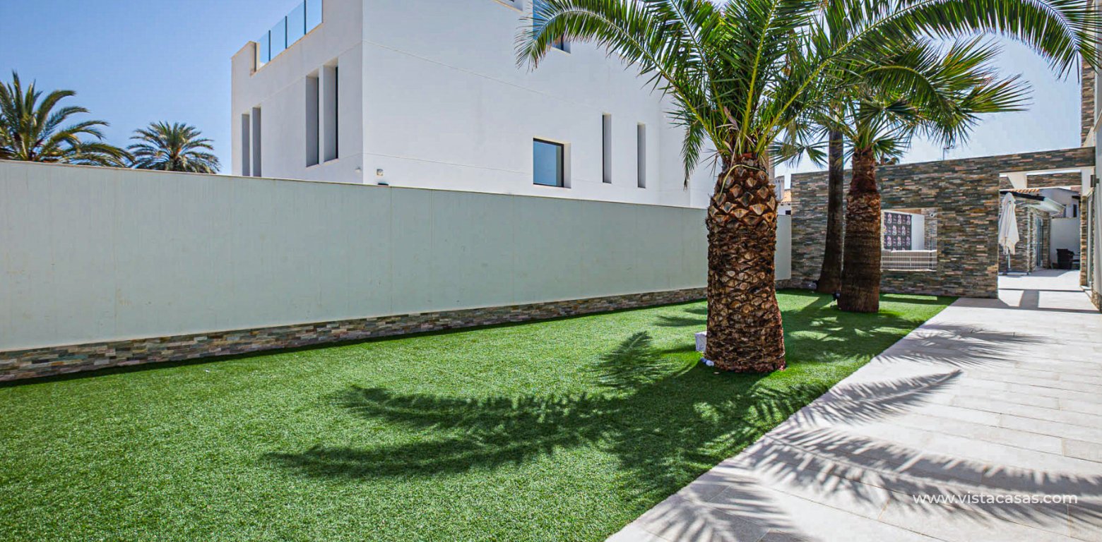 Sale - Villa - La Zenia