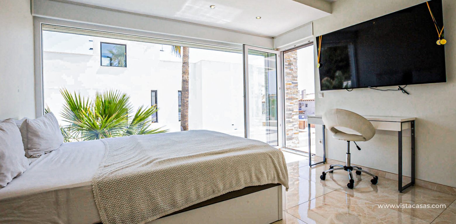 Sale - Villa - La Zenia