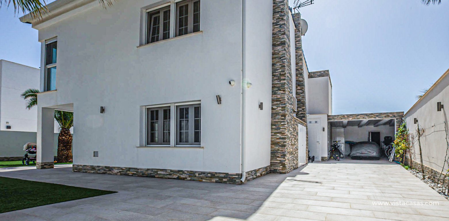 Sale - Villa - La Zenia