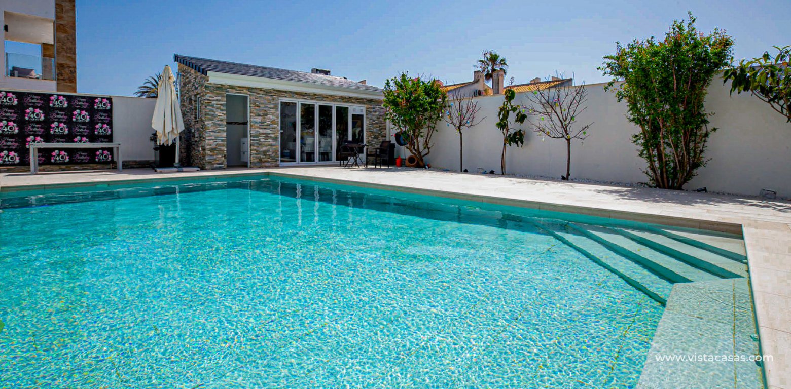 Sale - Villa - La Zenia