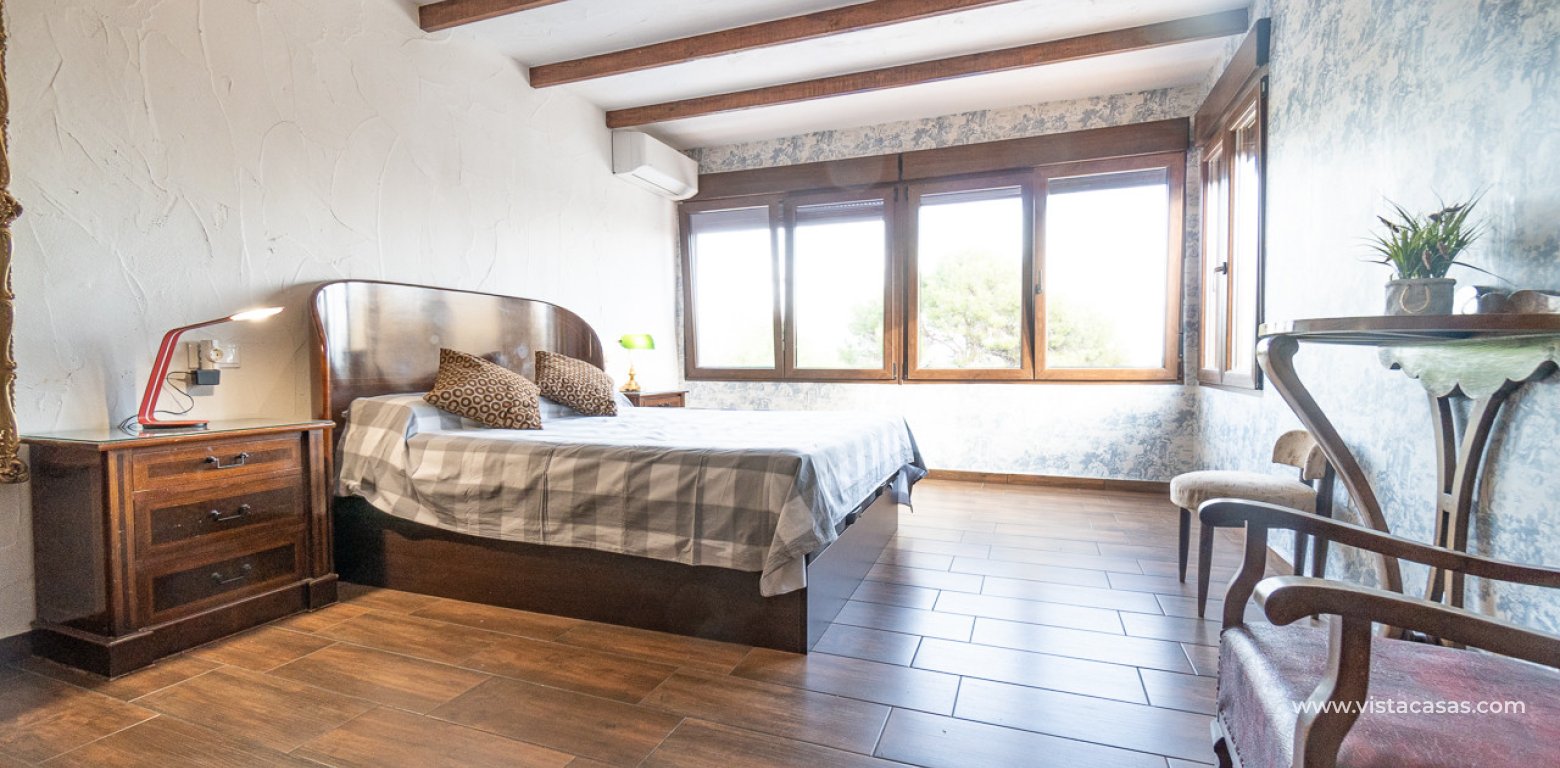 Resale - Villa - Cabo Roig