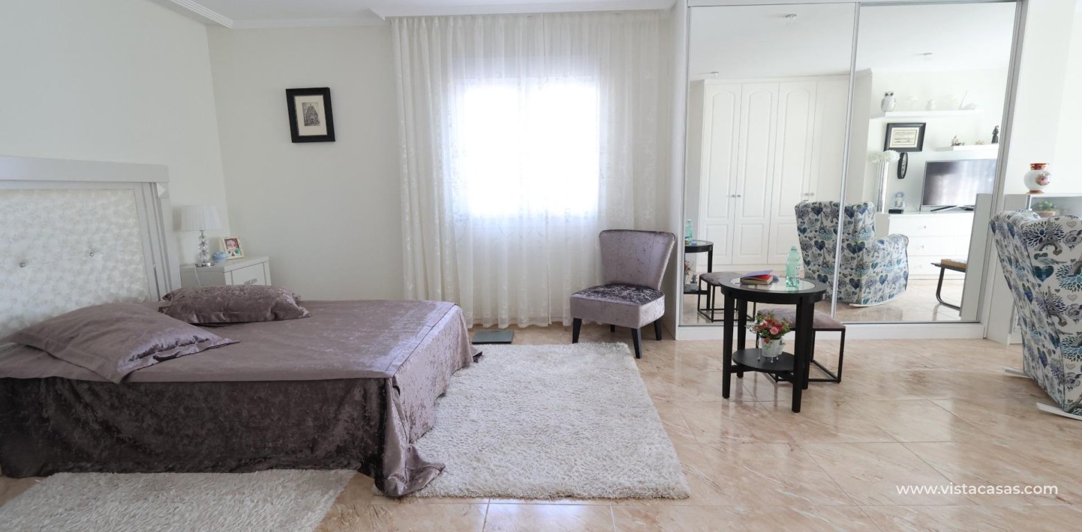 Resale - Villa - Los Altos