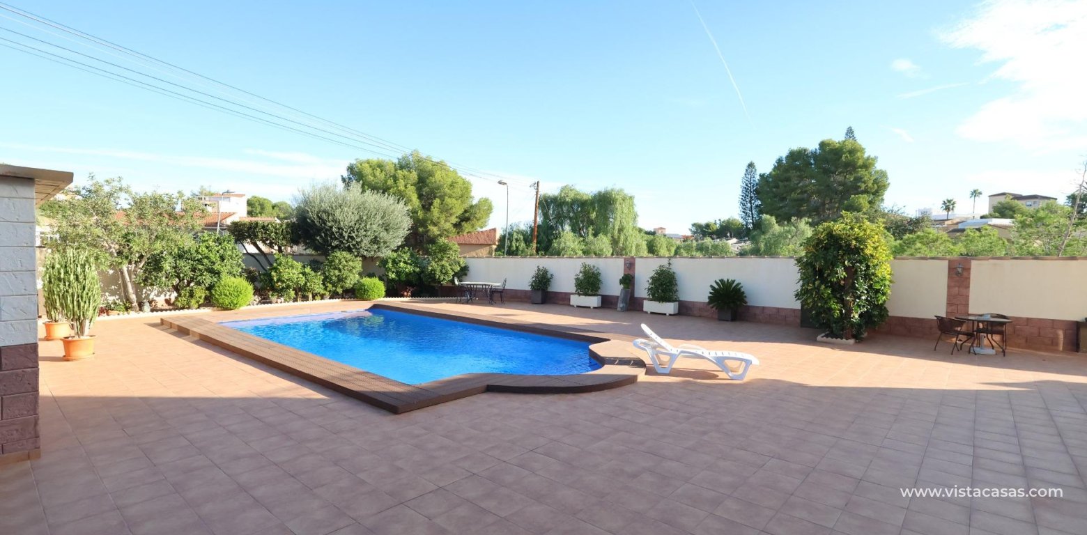 Resale - Villa - Los Altos