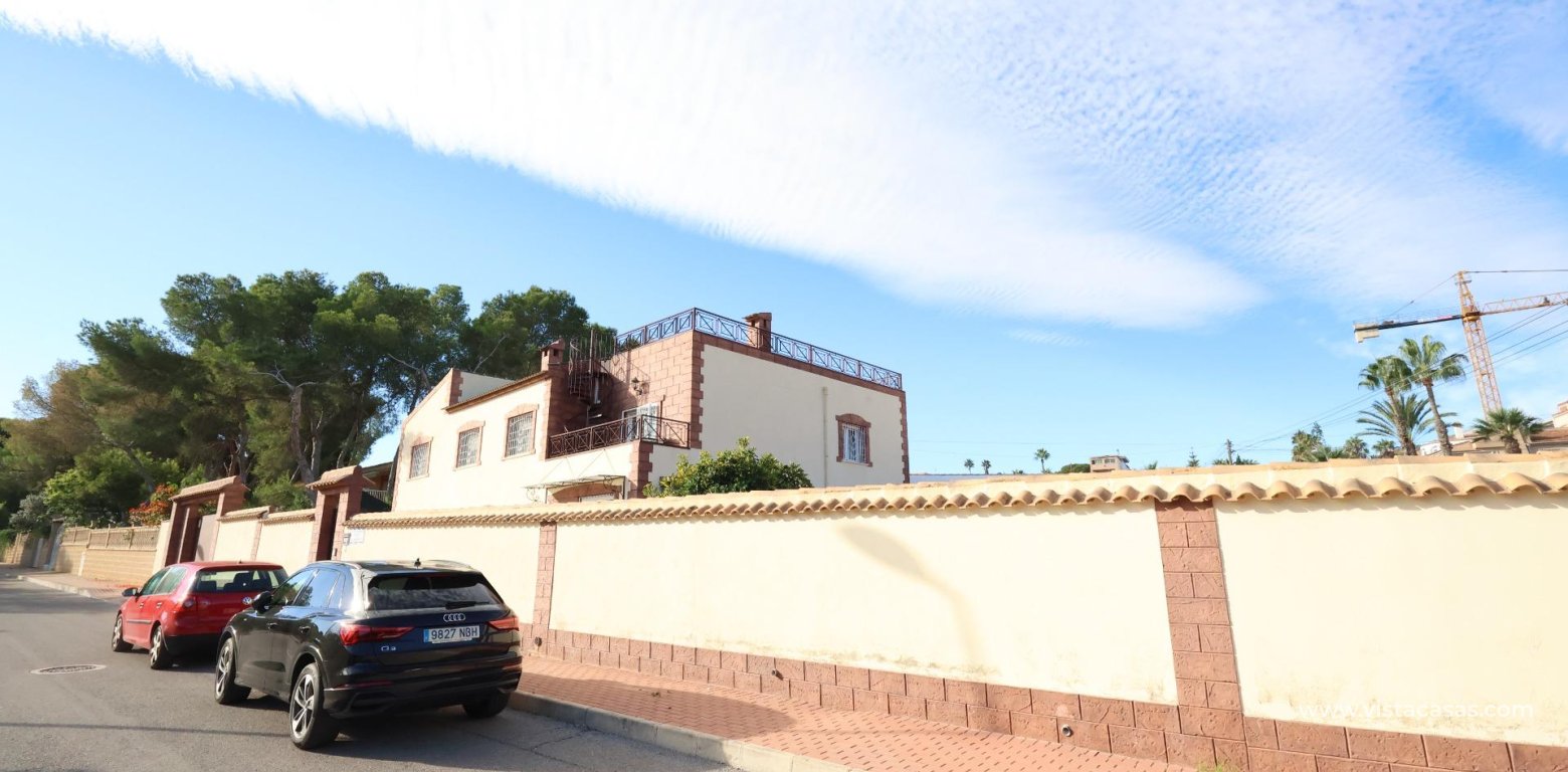 Resale - Villa - Los Altos