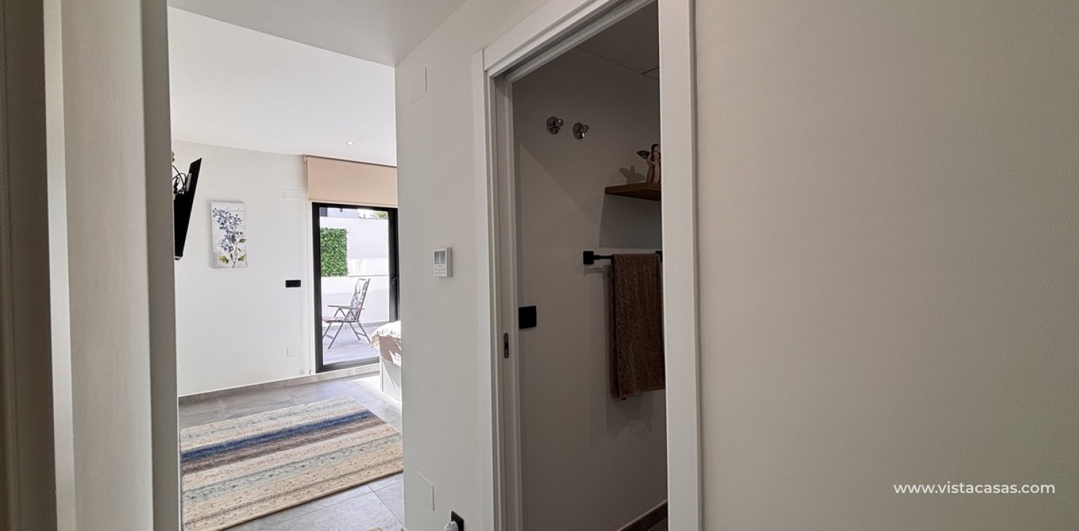 Resale - Villa - Villamartin