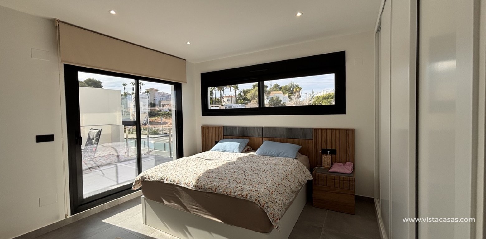 Resale - Villa - Villamartin