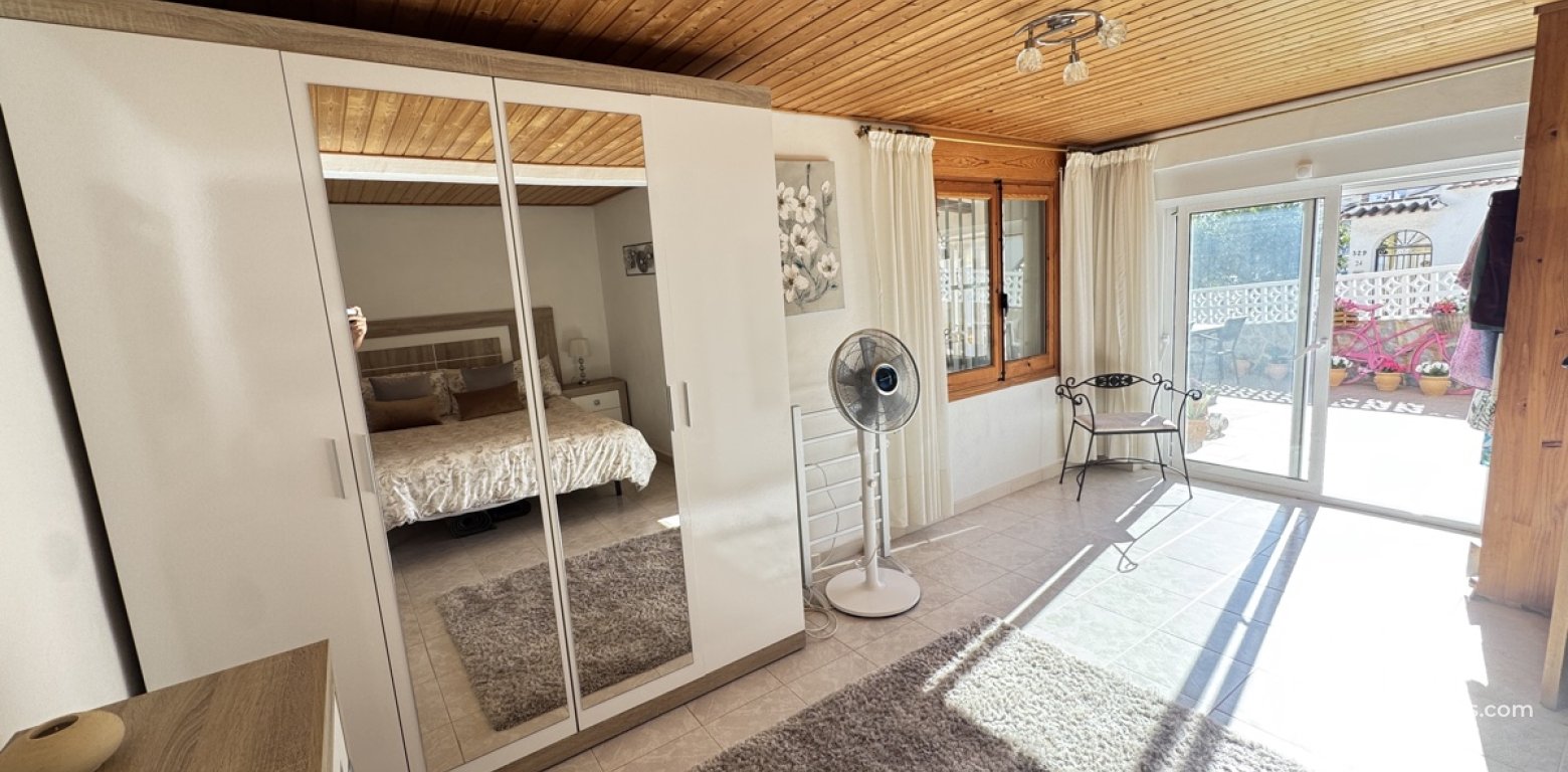 Sale - Villa - Villamartin