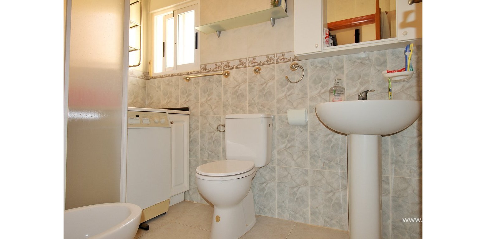 3 Bed Townhouse For Sale with Underbuild Villamartin bathroom
