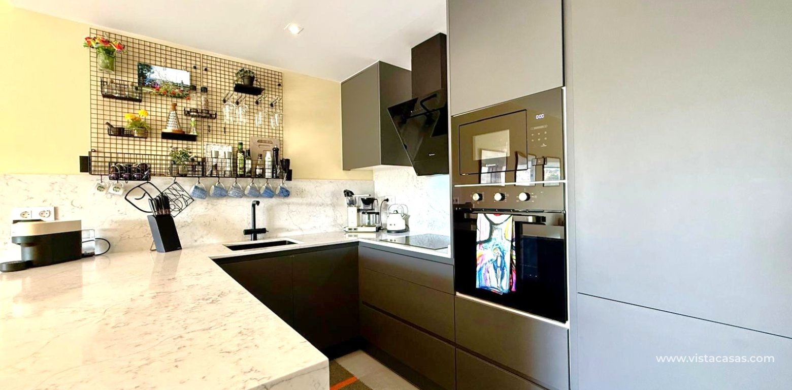 Resale - Apartment - Villamartin