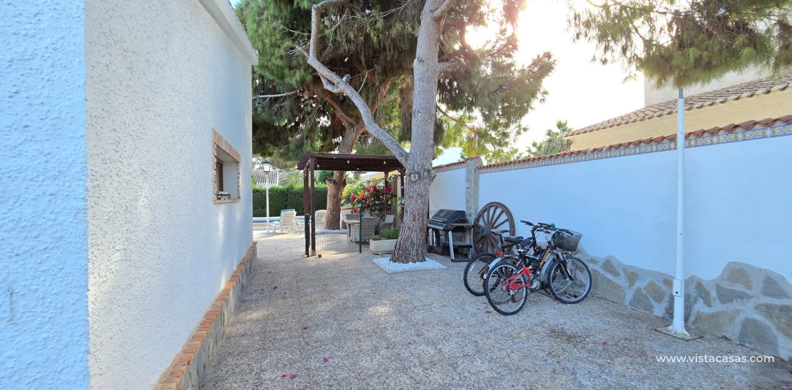 Resale - Villa - Cabo Roig