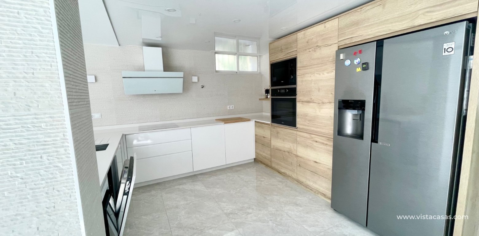 Resale - Villa - Los Altos