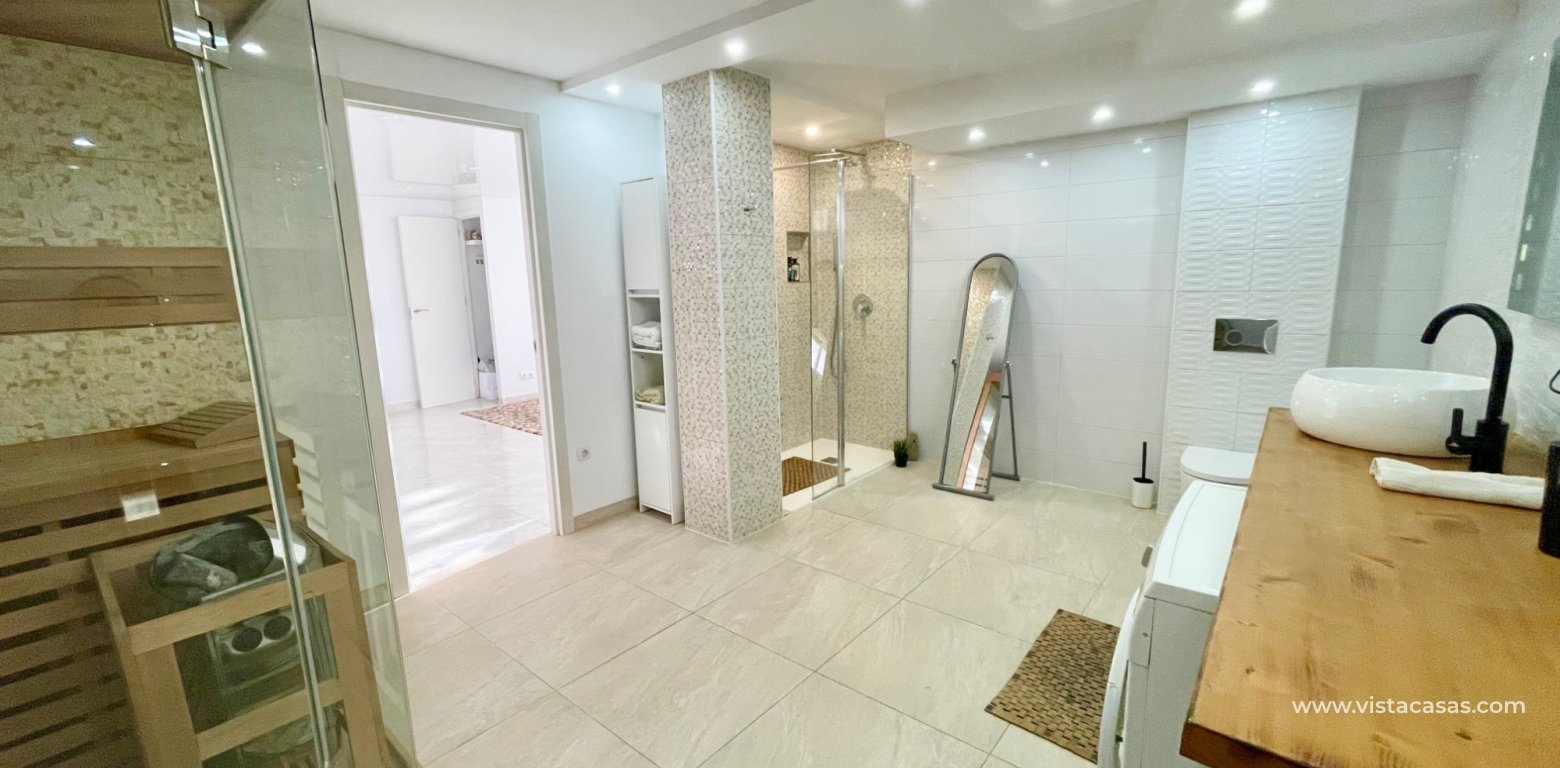 Resale - Villa - Los Altos