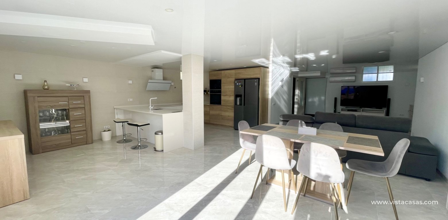 Resale - Villa - Los Altos