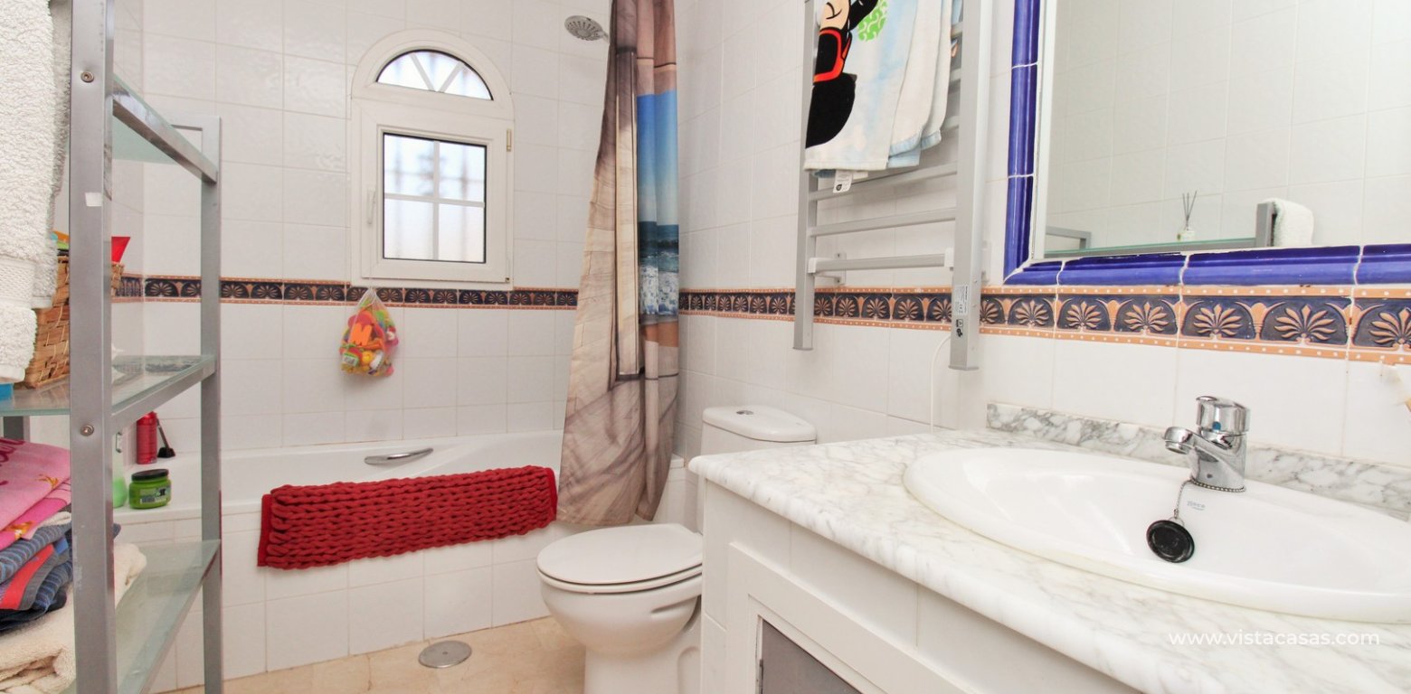 Sofía-Style Townhouse for Sale in Los Dolses R19 bathroom