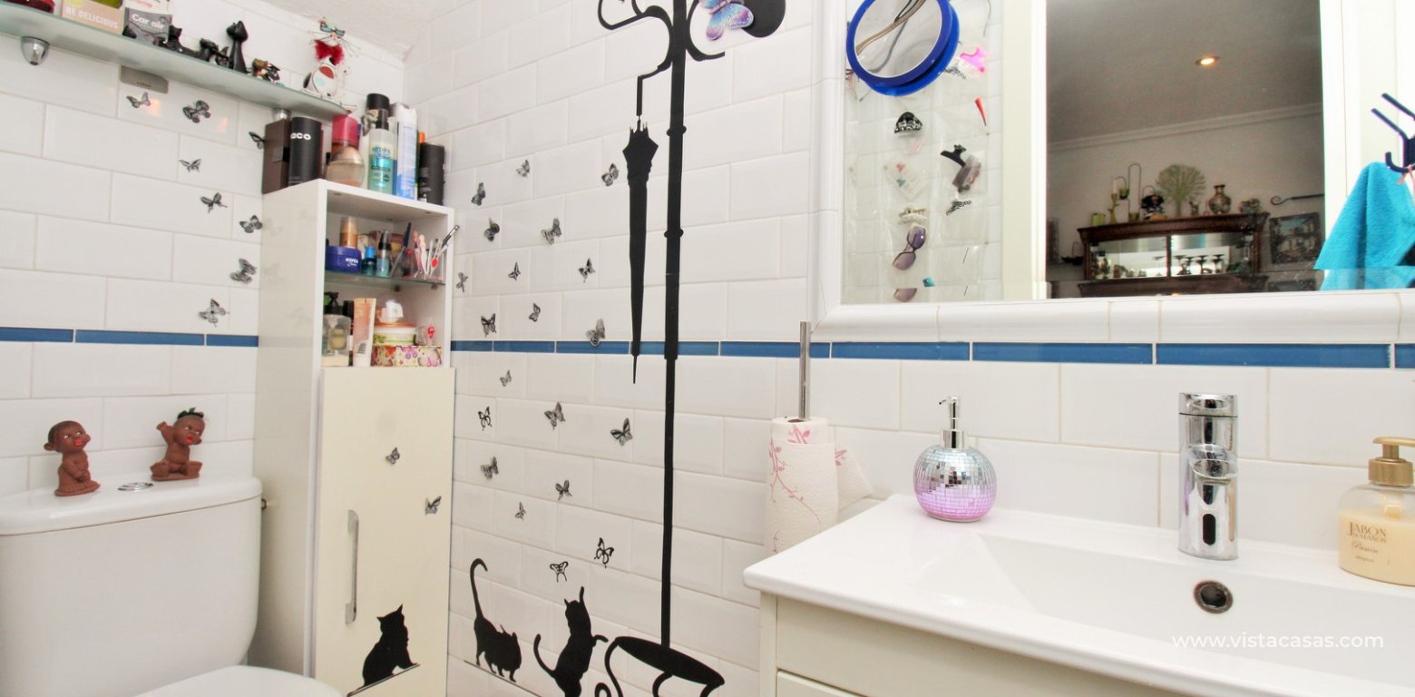 Sofia Style Townhouse for Sale in Pau 8 Villamartin wc