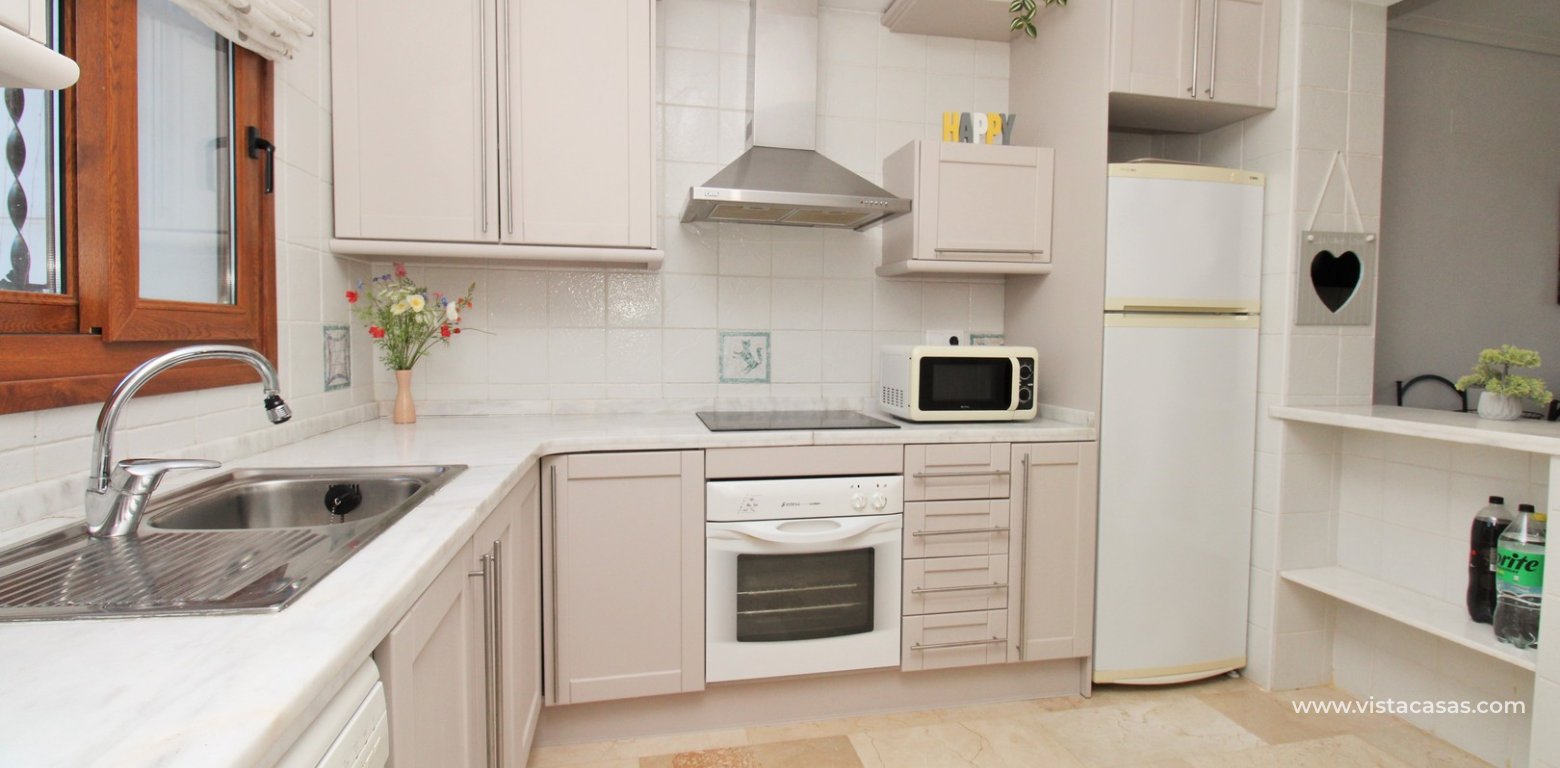 Sofía-Style Townhouse For Sale in R9 Pau 8 Villamartin kitchen 2