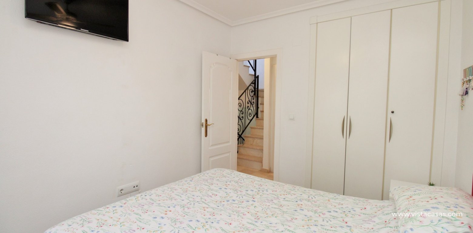 Sofía-Style Townhouse For Sale in R9 Pau 8 Villamartin master bedroom fitted wardrobes